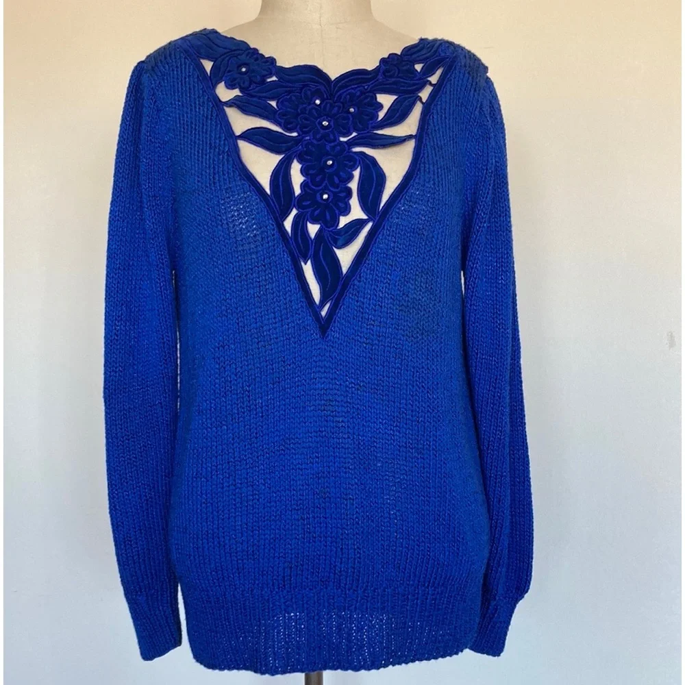 1980s hand knit sweater, neckline appliqué with rhinestones M